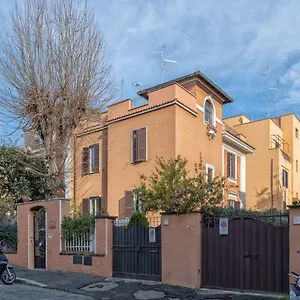 Bed & Breakfast A Vinicius Et Mita, Rome